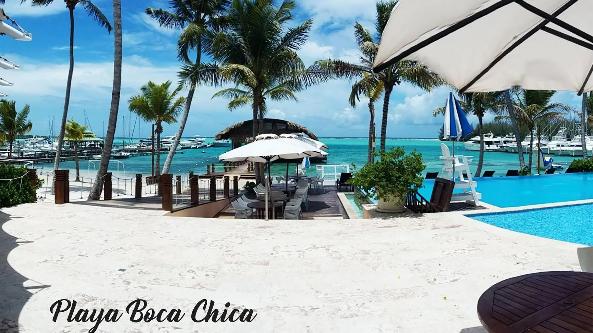 Tropical Island Apartahotel- One Bedroom Looking To The City La Viva Apartment